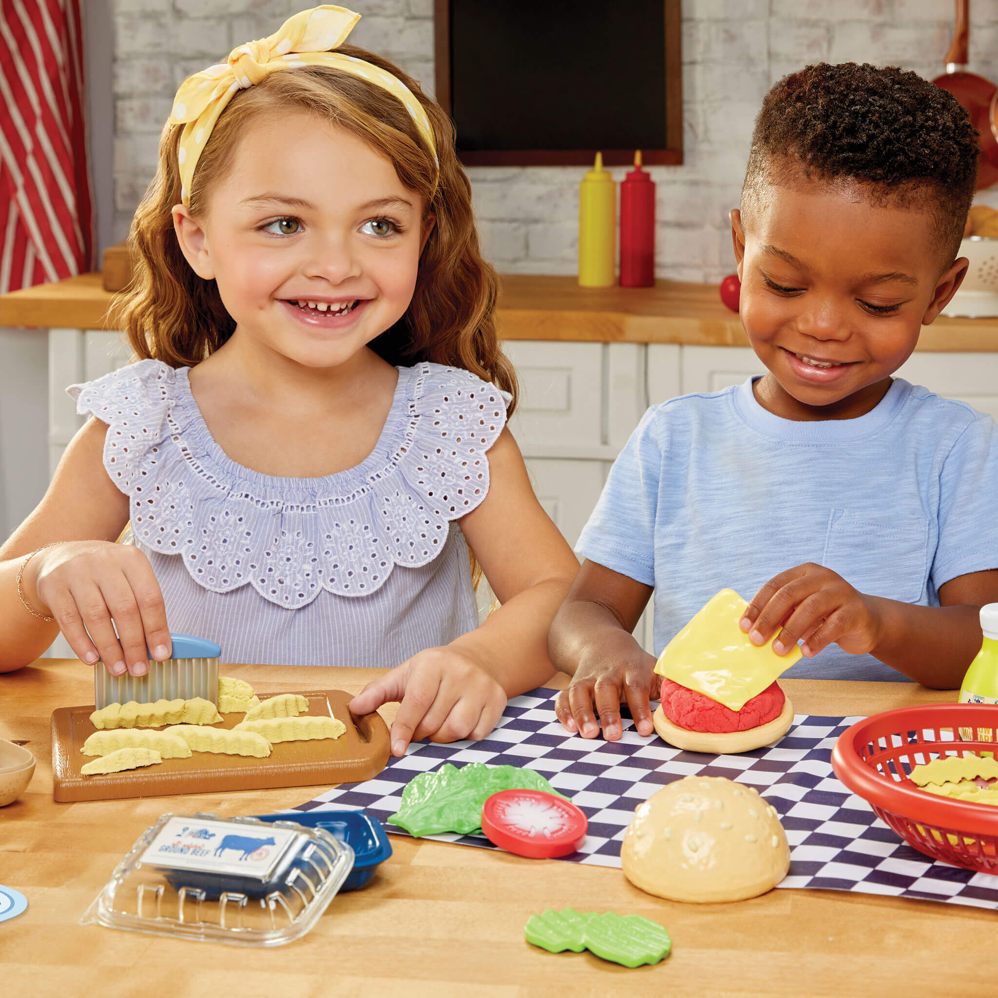 Creative Chefs Cheeseburger and Fries Kit - Recipe-Guided Cheeseburger Playset with Utensils