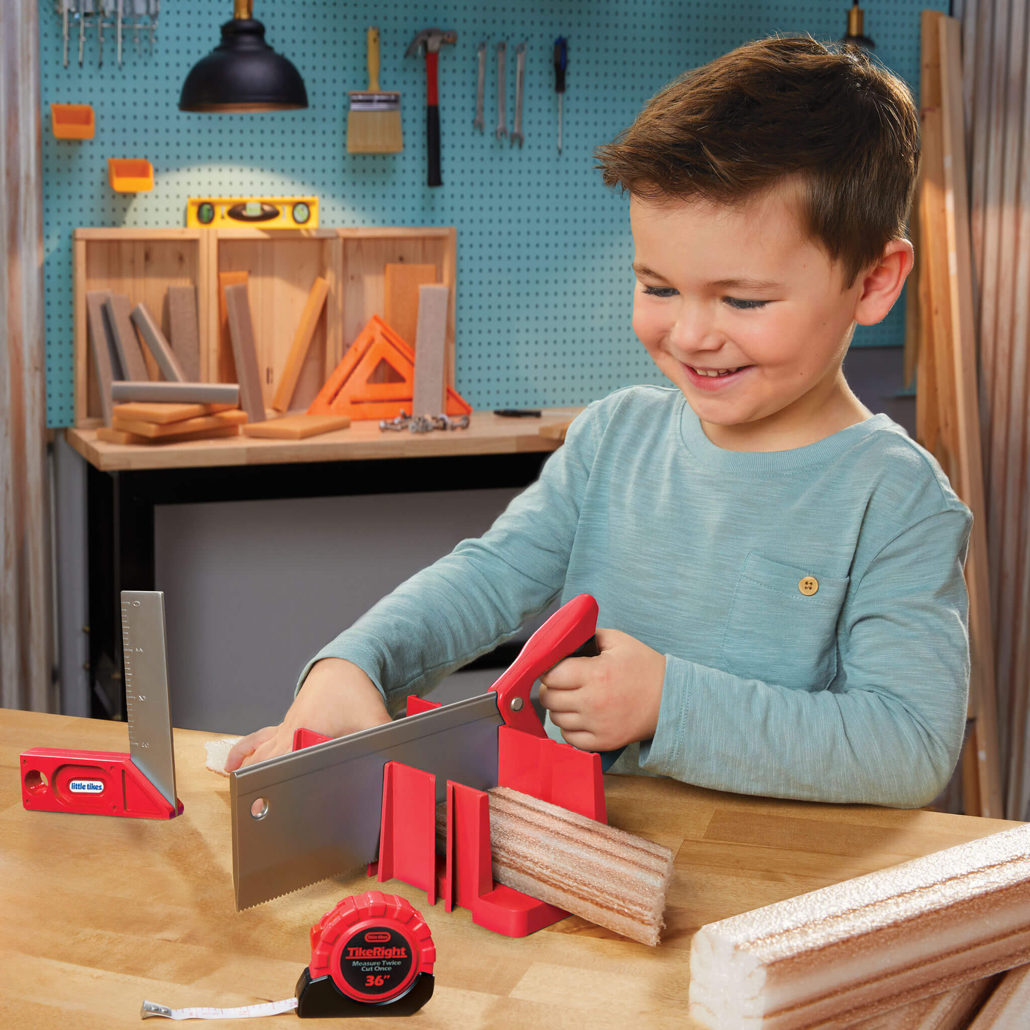 Creative Construction Measure and Cut Set - Realistic Measure-and-Cut Tools for Building Play