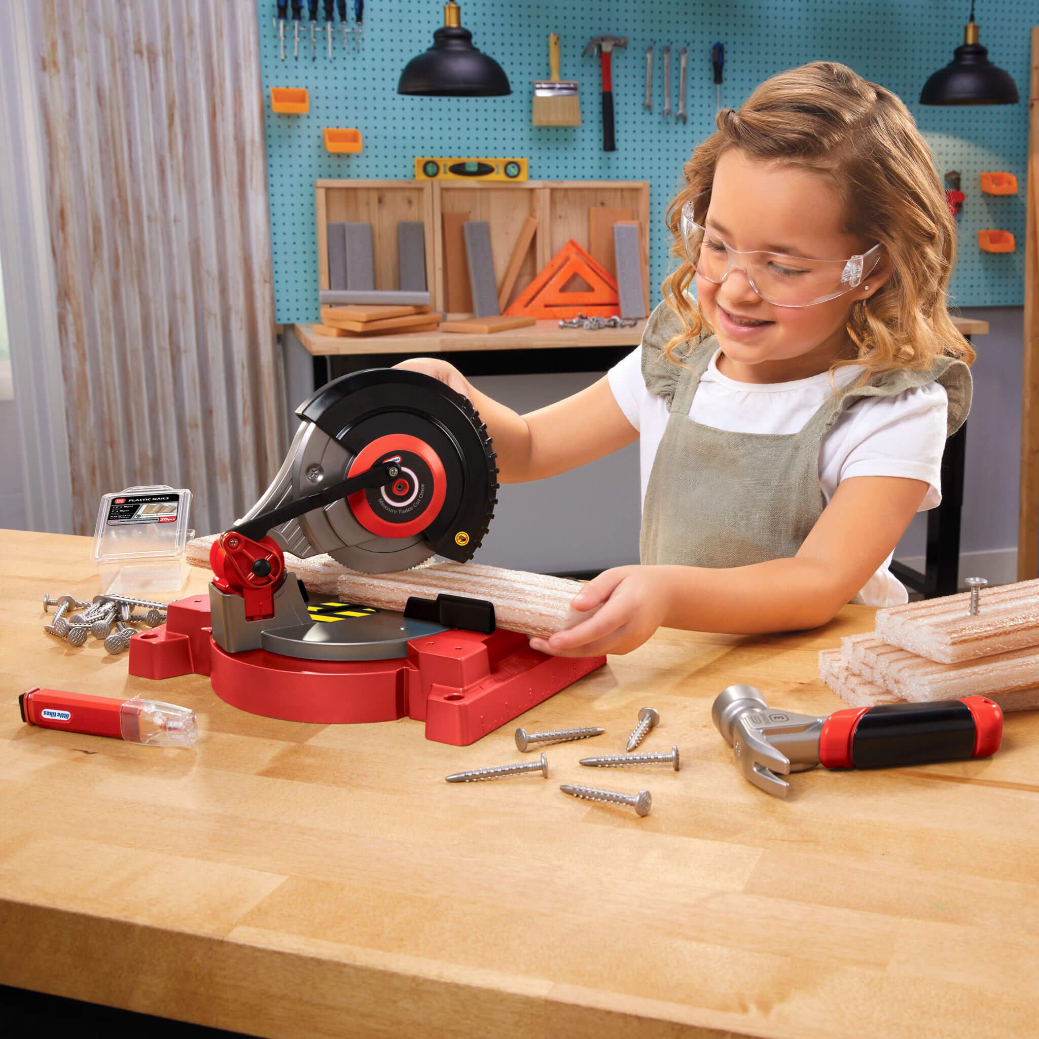 Creative Construction Power Cuts Set - Kid-Friendly Cutting Tools and Building Pieces