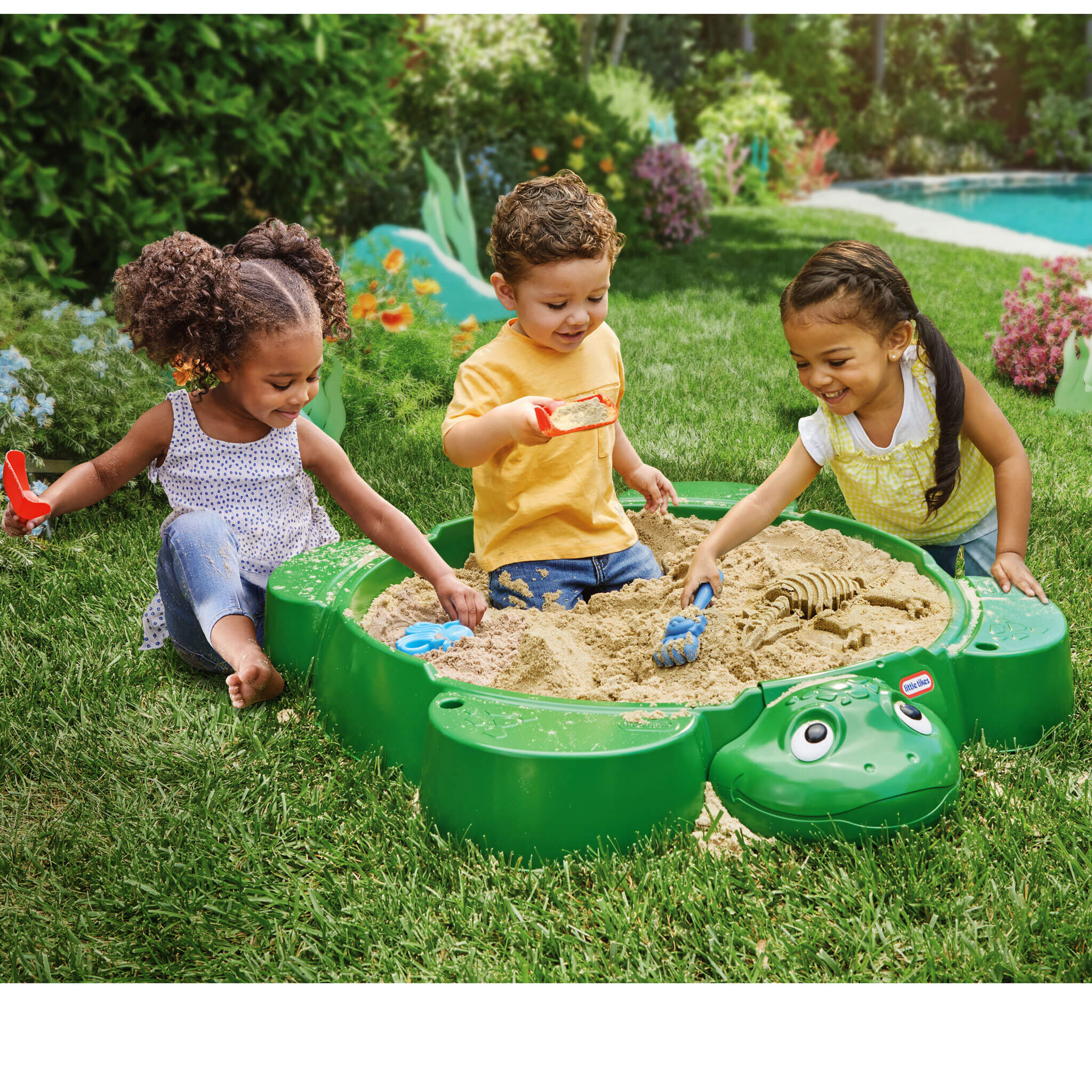 Turtle Sandbox - Classic Turtle Sandbox with Built-In Seats
